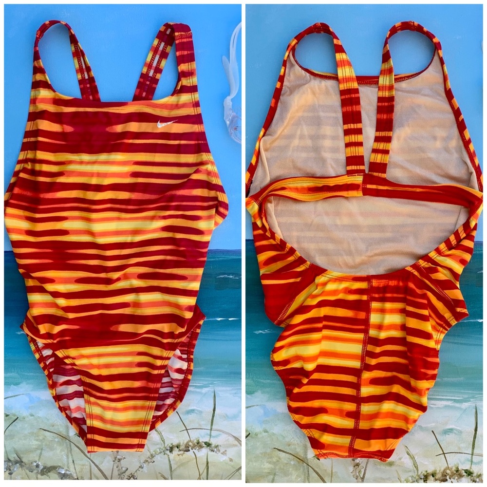 - SOLD - Nike Swim Suit Women’s Size Small - Picture 4 of 8